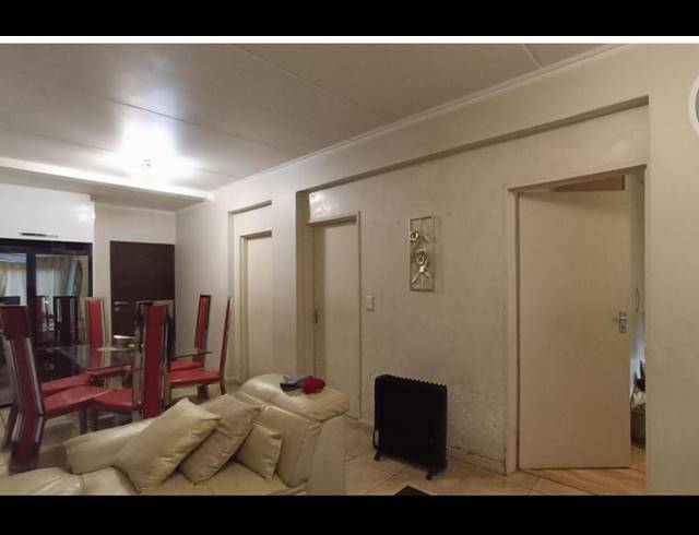 2 BEDROOM APARTMENT FOR SALE IN SUNNINGHILL